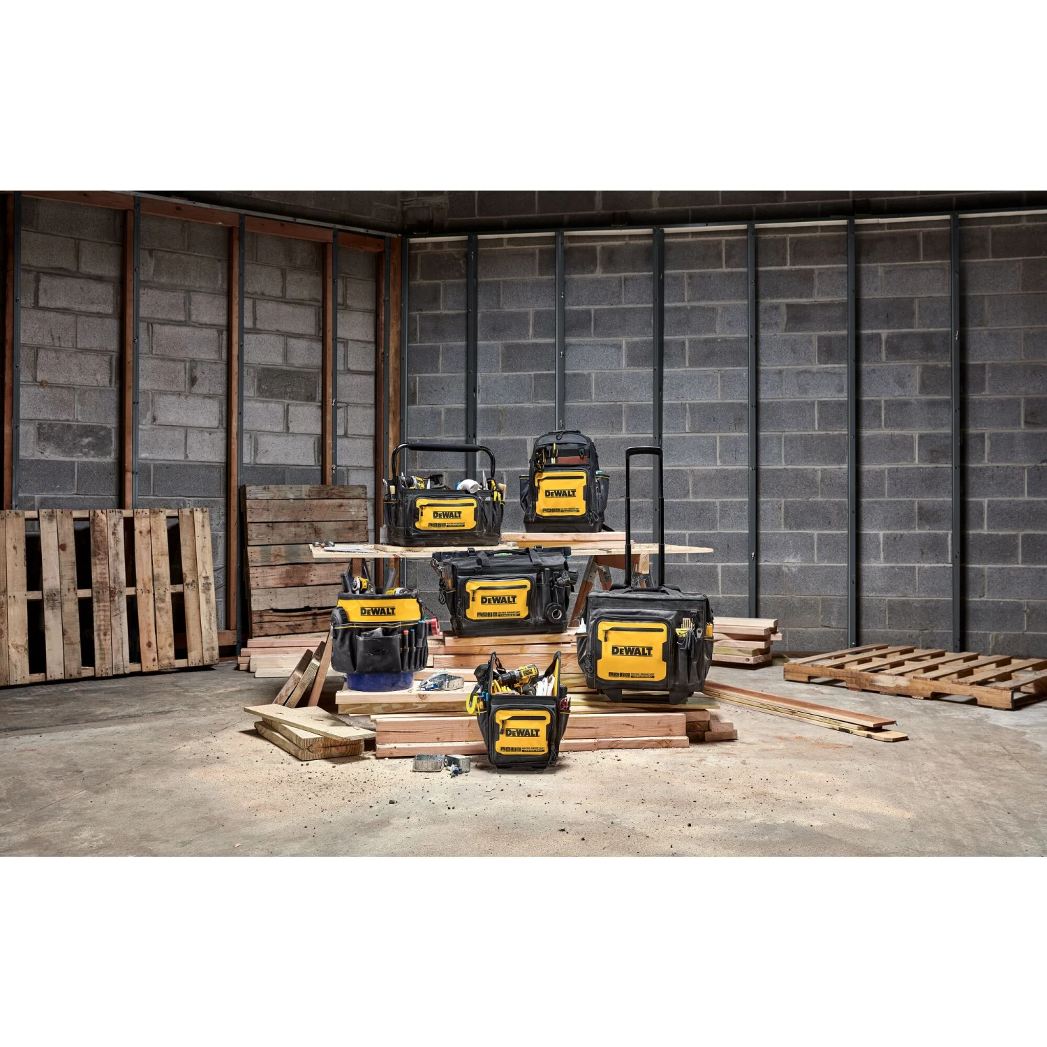 DEWALT Black - Yellow Polyester 7.75-in W X 18.75-in D X 13.75-in L Zippered Backpack 20 DEWALT Black - Yellow Polyester 7.75-in W X 18.75-in D X 13.75-in L Zippered Backpack -DeWALT 65469801 4